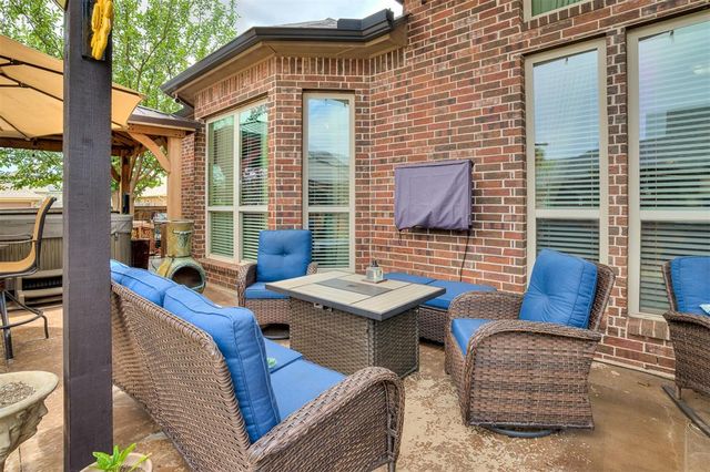 9101 NW 86th Court, Yukon, OK 73099