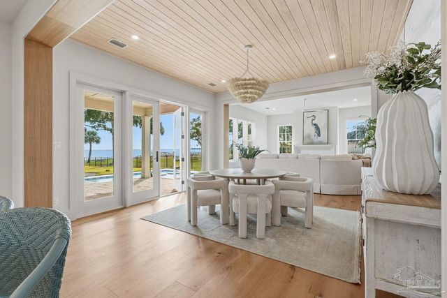 803 Bayshore Dr, Pensacola, FL 32507