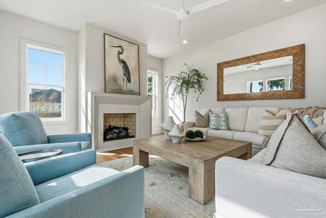 803 Bayshore Dr, Pensacola, FL 32507