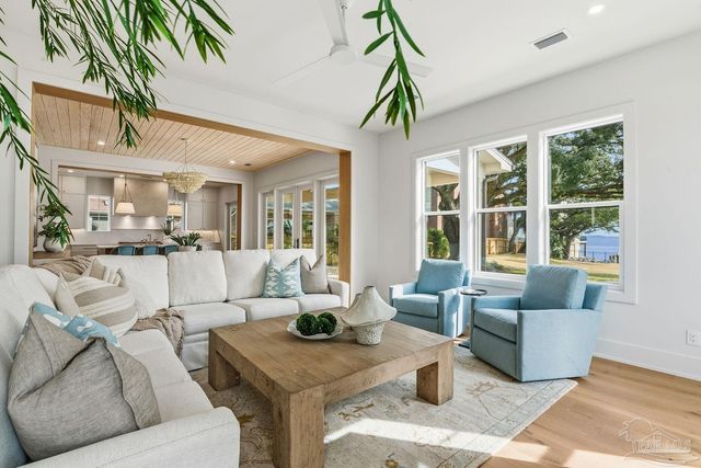 803 Bayshore Dr, Pensacola, FL 32507