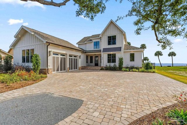 803 Bayshore Dr, Pensacola, FL 32507