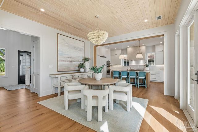 803 Bayshore Dr, Pensacola, FL 32507