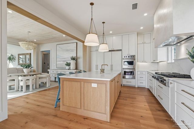 803 Bayshore Dr, Pensacola, FL 32507