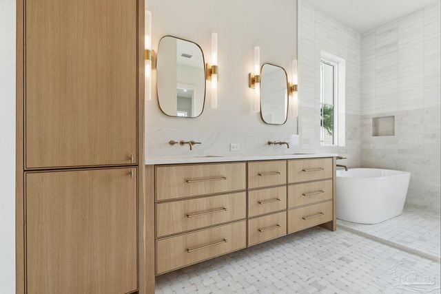 803 Bayshore Dr, Pensacola, FL 32507