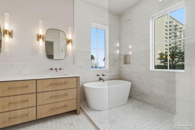 803 Bayshore Dr, Pensacola, FL 32507