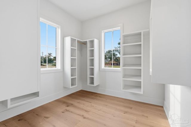 803 Bayshore Dr, Pensacola, FL 32507