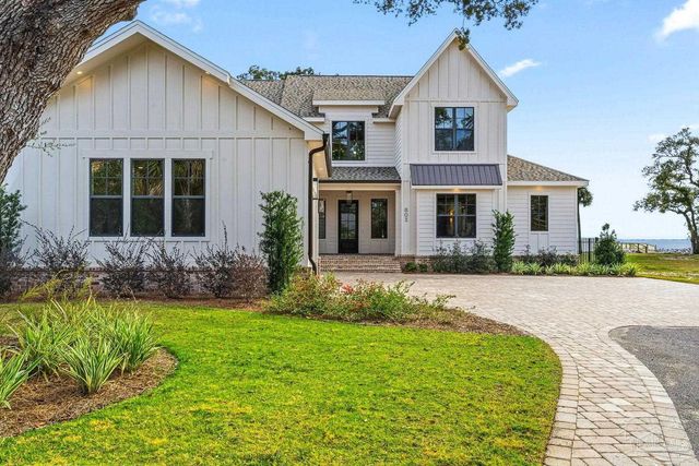 803 Bayshore Dr, Pensacola, FL 32507