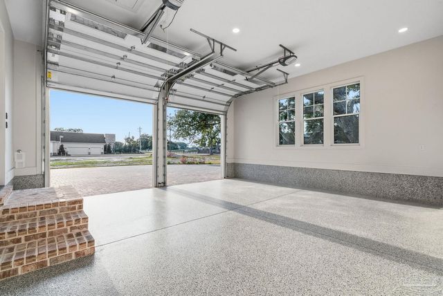 803 Bayshore Dr, Pensacola, FL 32507