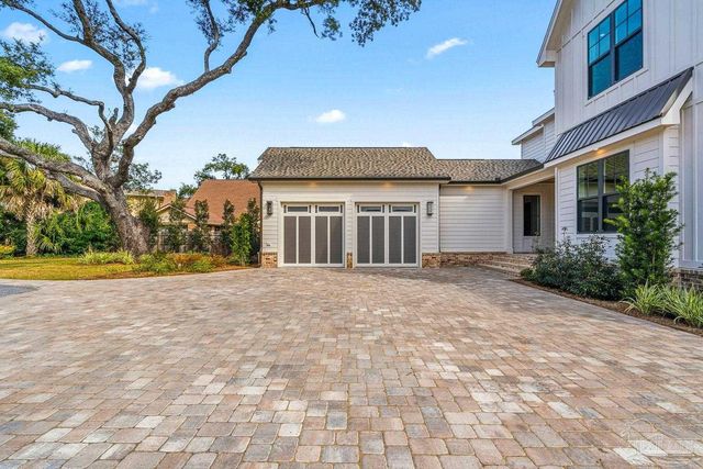 803 Bayshore Dr, Pensacola, FL 32507