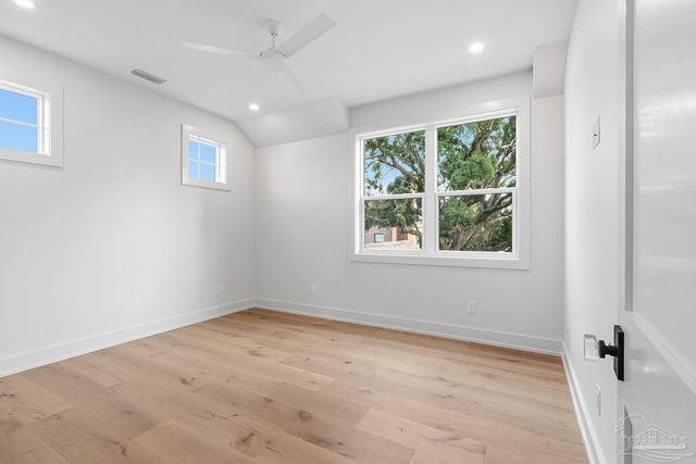 803 Bayshore Dr, Pensacola, FL 32507