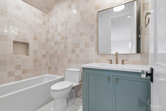 803 Bayshore Dr, Pensacola, FL 32507