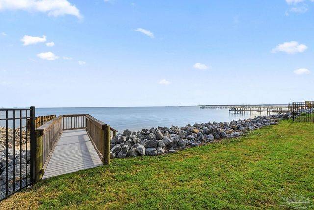 803 Bayshore Dr, Pensacola, FL 32507