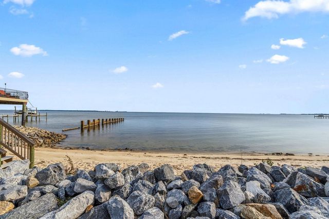 803 Bayshore Dr, Pensacola, FL 32507