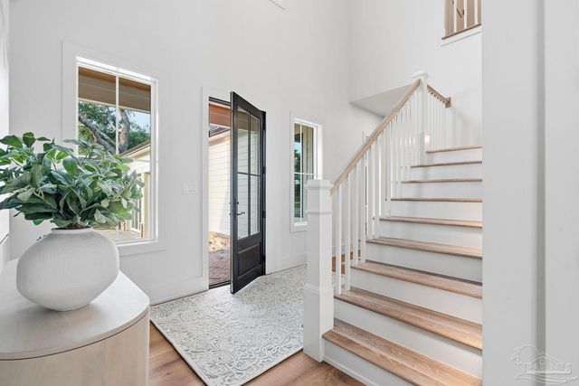 803 Bayshore Dr, Pensacola, FL 32507