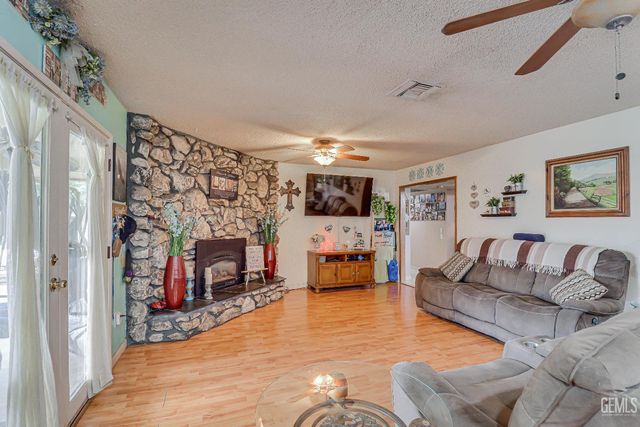 6712 Noah Avenue, Bakersfield, CA 93308