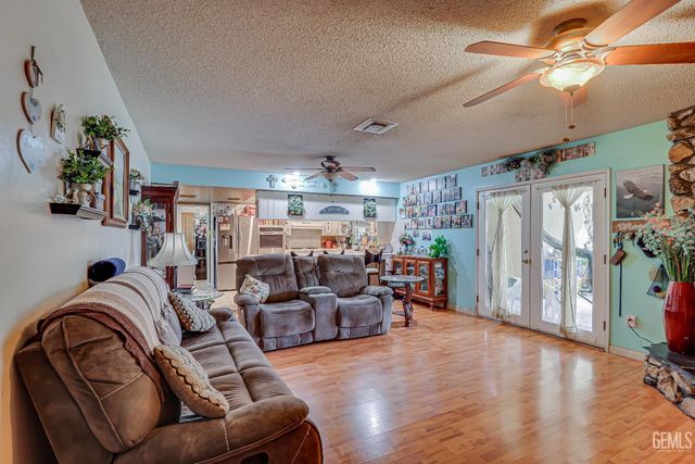 6712 Noah Avenue, Bakersfield, CA 93308