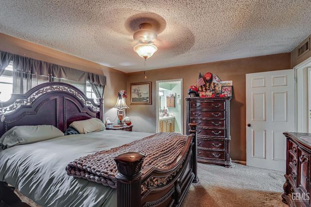 6712 Noah Avenue, Bakersfield, CA 93308