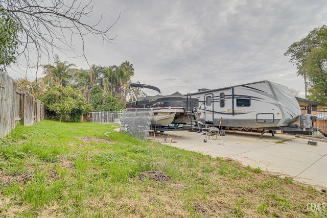 6712 Noah Avenue, Bakersfield, CA 93308