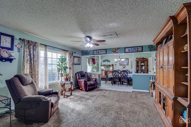 6712 Noah Avenue, Bakersfield, CA 93308