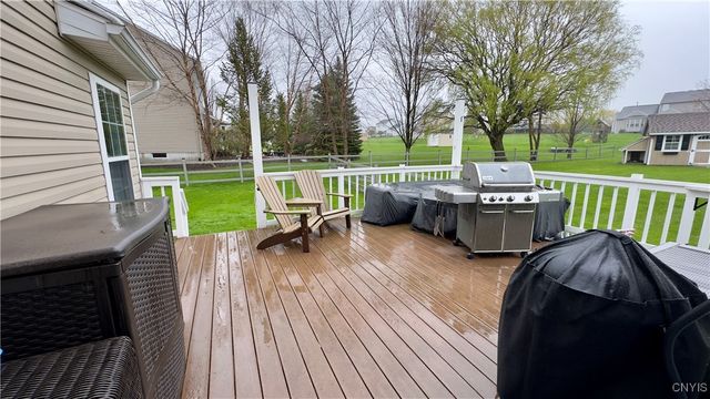 4757 Manor Hill Dr, Onondaga, NY 13215