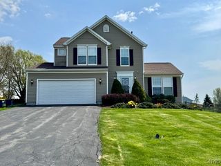 4757 Manor Hill Dr, Onondaga, NY 13215