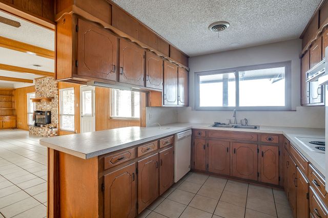 938 County Road 3341, Paradise, TX 76073