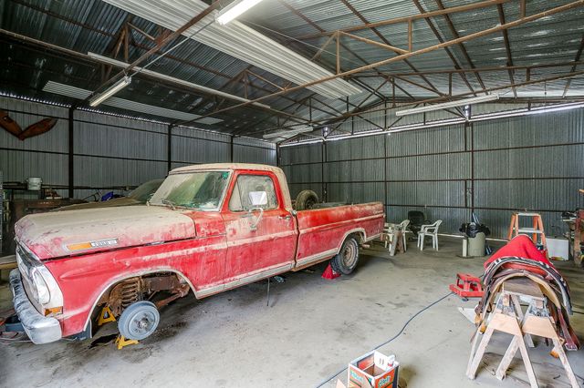 938 County Road 3341, Paradise, TX 76073