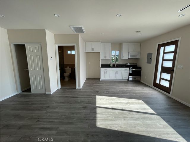 10213 Quill Avenue, Sunland, CA 91040