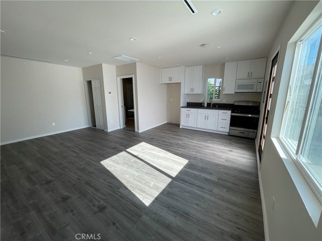 10213 Quill Avenue, Sunland, CA 91040