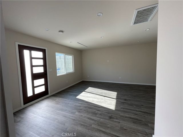 10213 Quill Avenue, Sunland, CA 91040