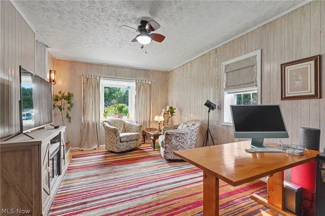 1952 Canton Road, Akron, OH 44312