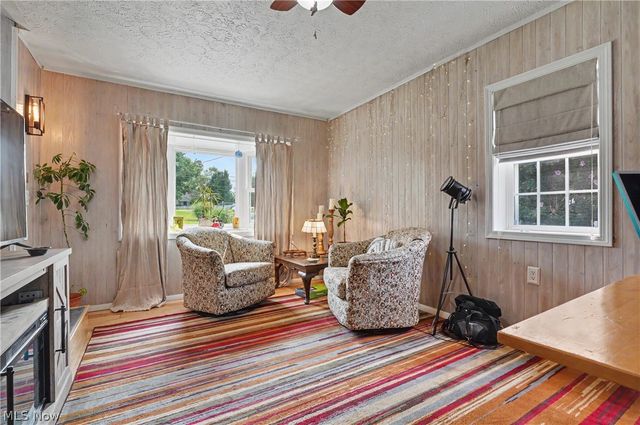 1952 Canton Road, Akron, OH 44312