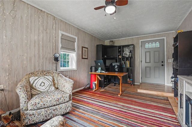 1952 Canton Road, Akron, OH 44312