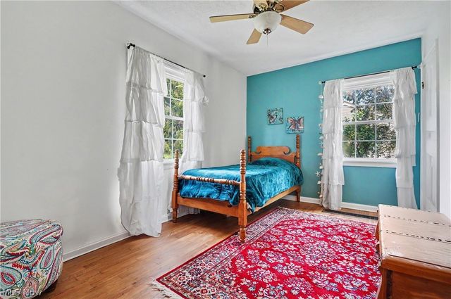 1952 Canton Road, Akron, OH 44312