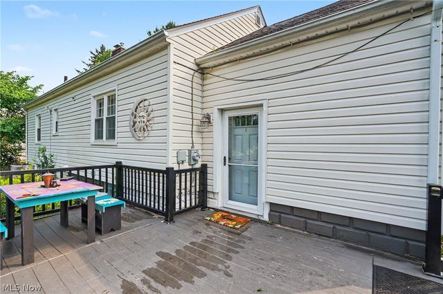 1952 Canton Road, Akron, OH 44312