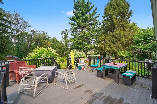 1952 Canton Road, Akron, OH 44312