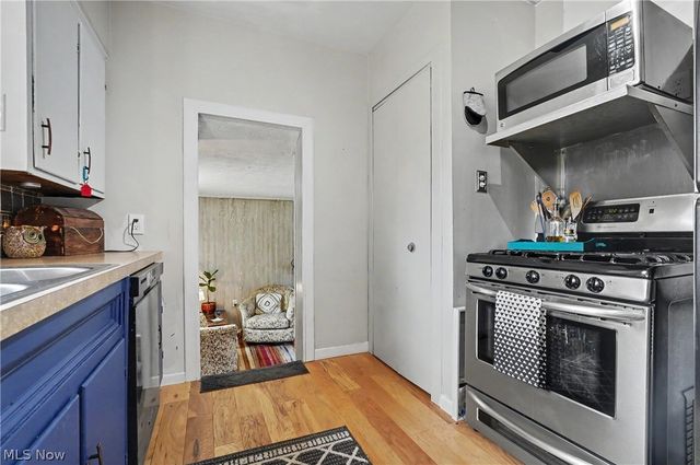 1952 Canton Road, Akron, OH 44312