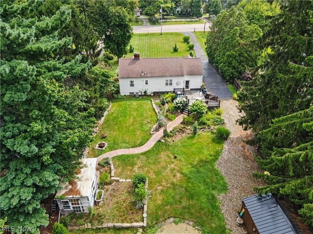1952 Canton Road, Akron, OH 44312