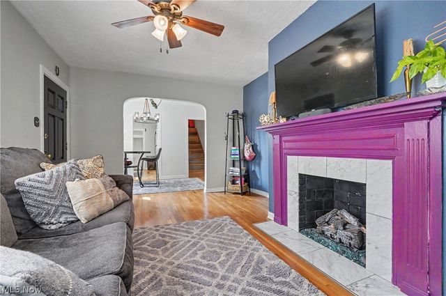 1952 Canton Road, Akron, OH 44312