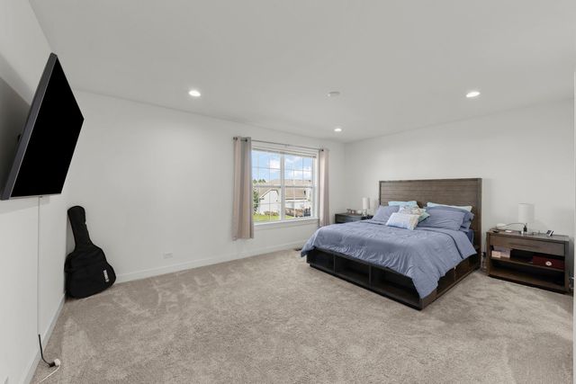 110 Easton Drive, Gilberts, IL 60136