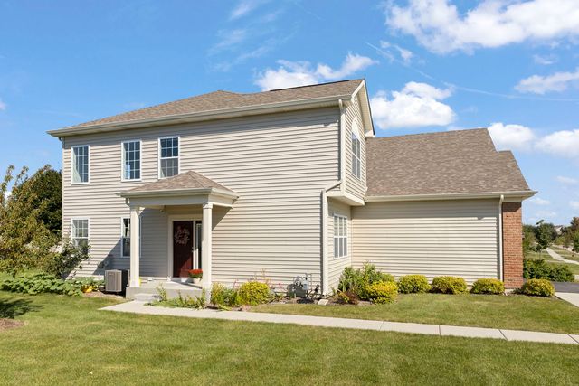 110 Easton Drive, Gilberts, IL 60136