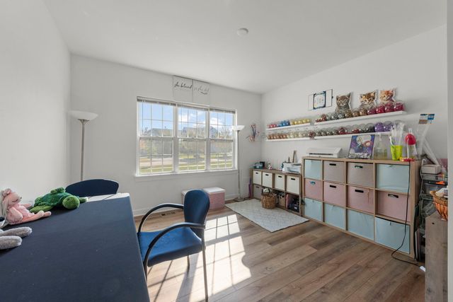 110 Easton Drive, Gilberts, IL 60136