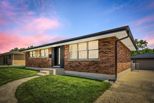 957 N HOWARD Avenue, Addison, IL 60101