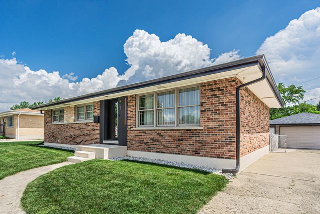 957 N HOWARD Avenue, Addison, IL 60101