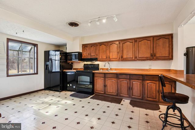 8292 SHILLING RD, Pasadena, MD 21122