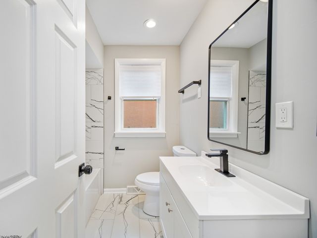 14430 S LOWE Avenue, Riverdale, IL 60827