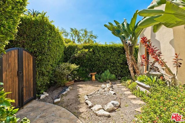 503 N Vista Street, Los Angeles, CA 90036