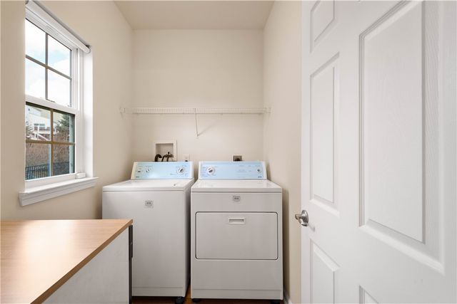 2076 Majestic Dr, North Strabane, PA 15317