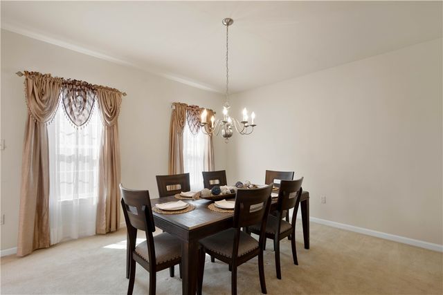 2076 Majestic Dr, North Strabane, PA 15317