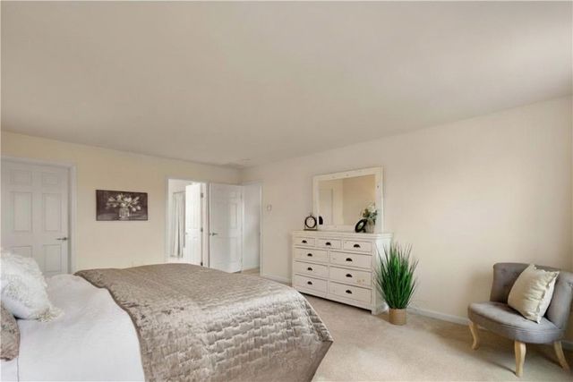 2076 Majestic Dr, North Strabane, PA 15317
